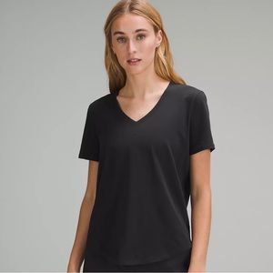 NWOT Lululemon Black Love V-Neck T-Shirt | Size 8